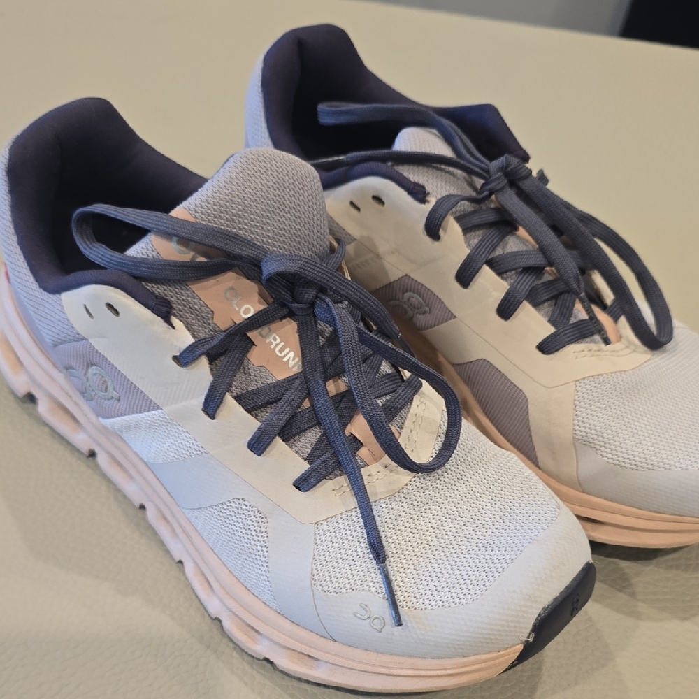 Stylish Women's Sneakers in Cream and Pink